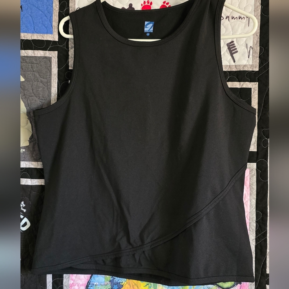 Title Nine performance Top L